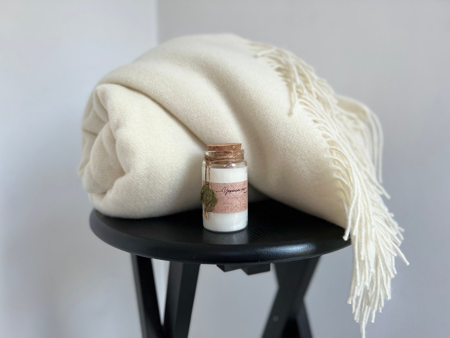 Soft and warm blanket in Lace white colour Large size