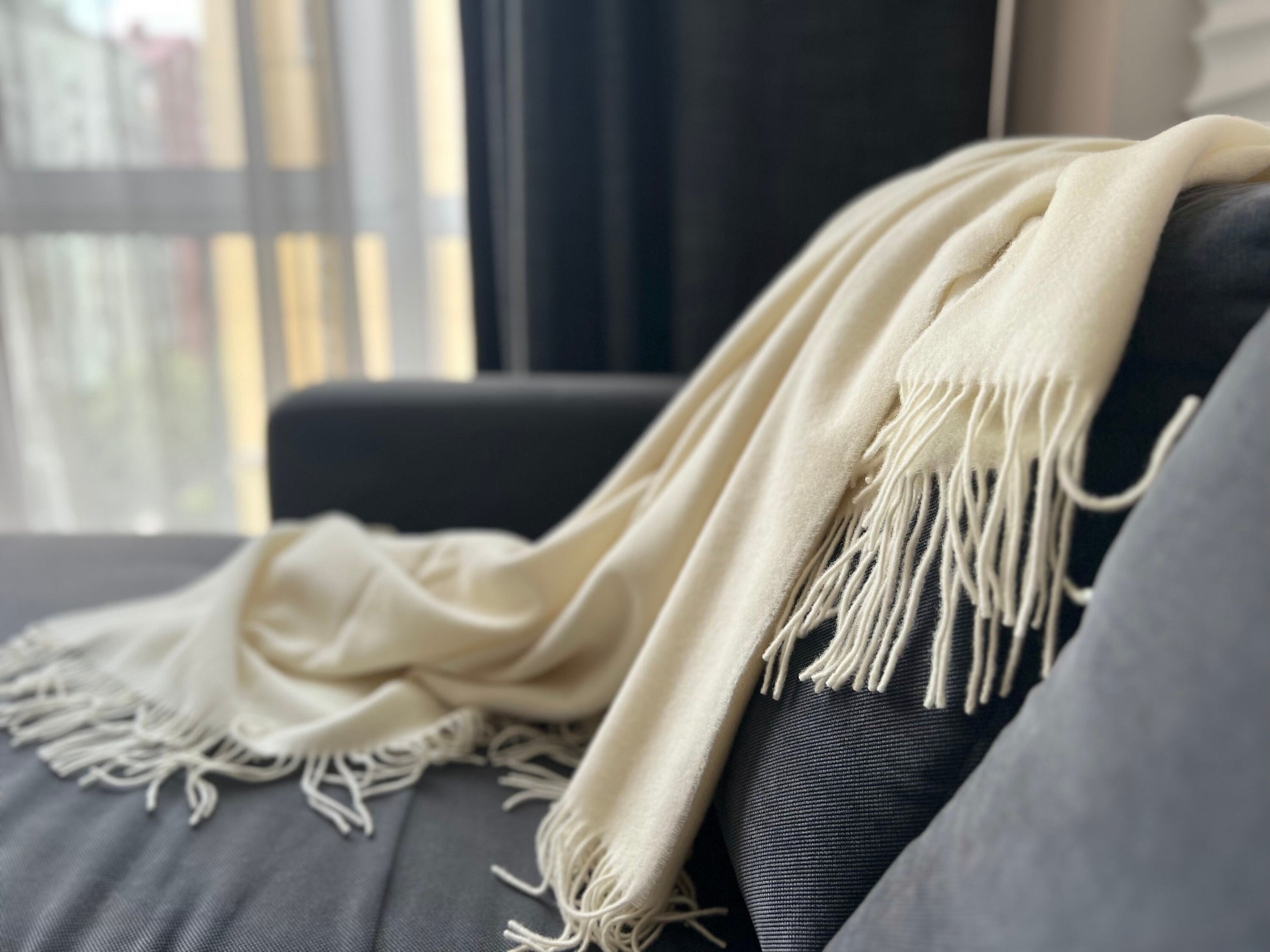 100% wool warm and gorgeous blanket Cashmere and Merino blend